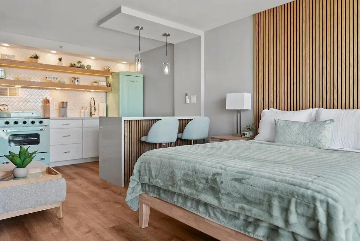 Luxury Waikiki Condo With Retro Charm & Free Parking Honolulu 0*,